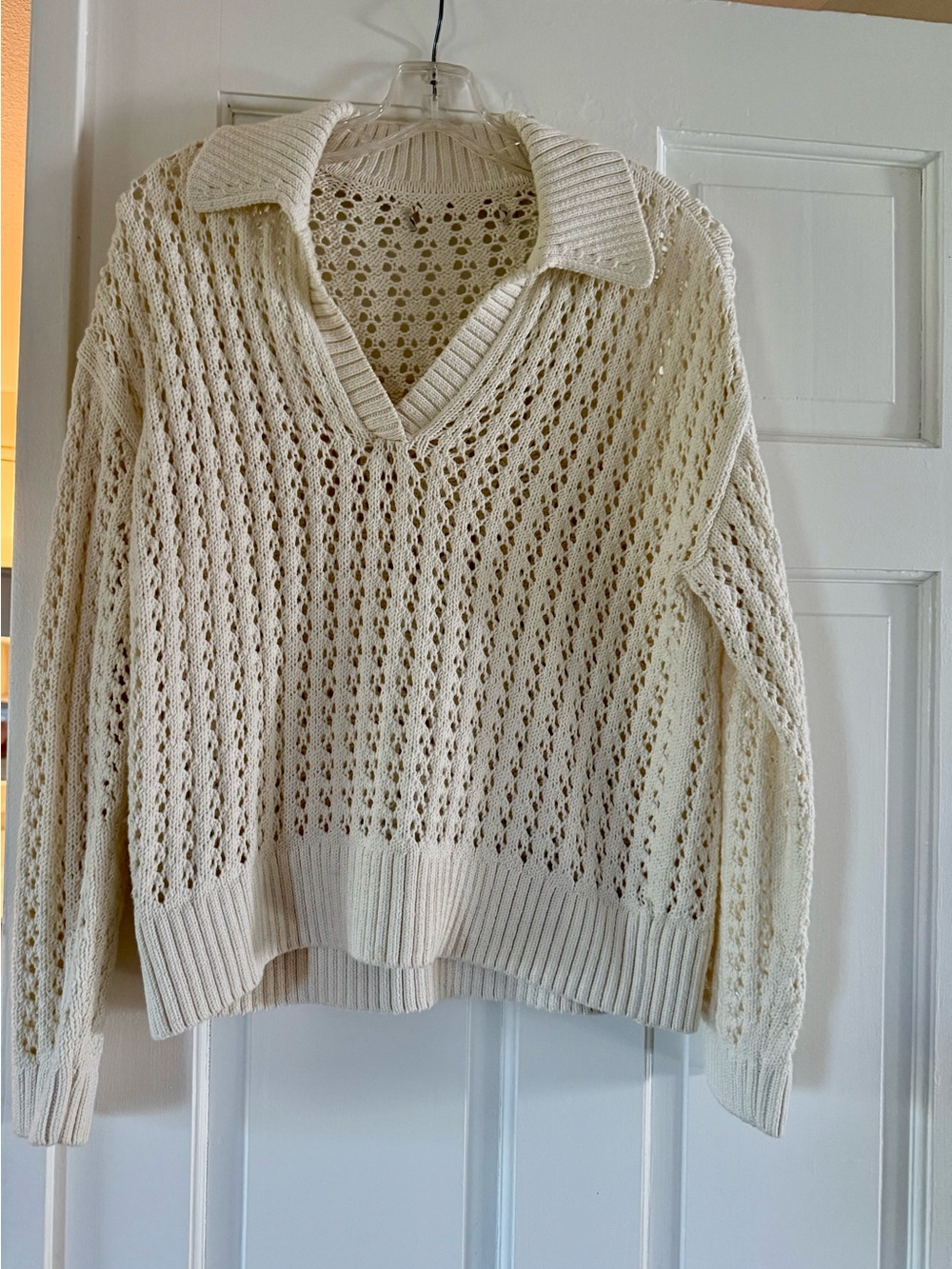 Like New 100% Cotton Cream Open-Knit/Crochet Polo-Style V-Neck Sweater, Sz M
